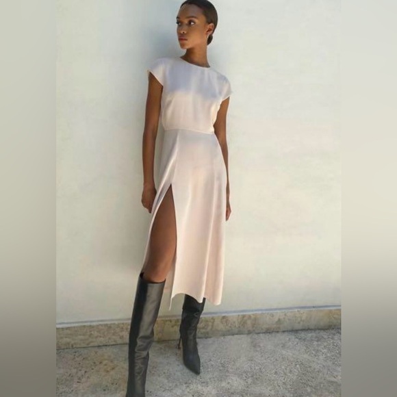 Aritzia Dresses & Skirts - Aritzia Babaton NWT Hamptons Pink Midi Dress front Slits Cap Sleeves Keyhole 00